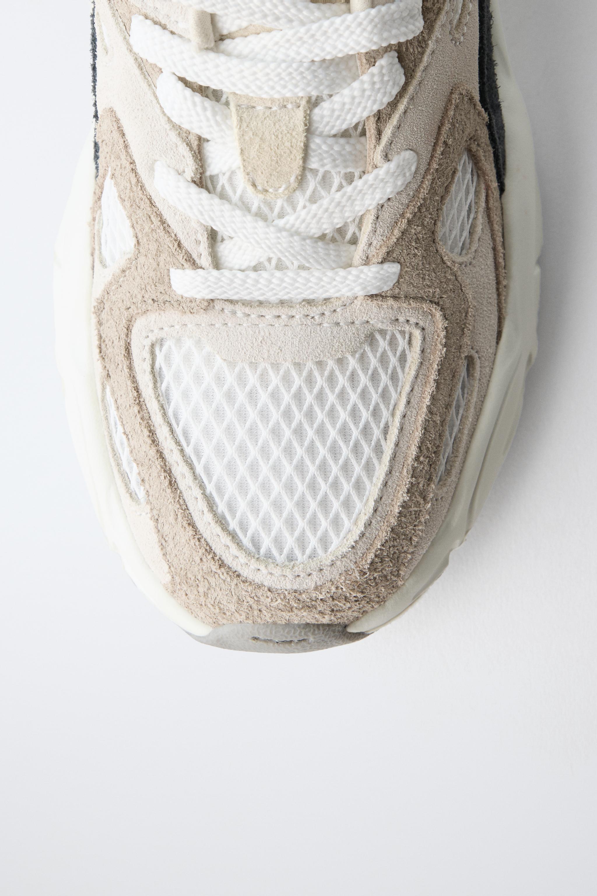 MESH SNEAKERS